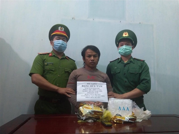 Bắt giữ nam thanh niên vận chuyển 2kg ma tuý từ Lào về Việt Nam